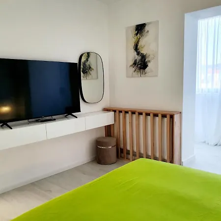 New And Modern One Bedroom Apartment *